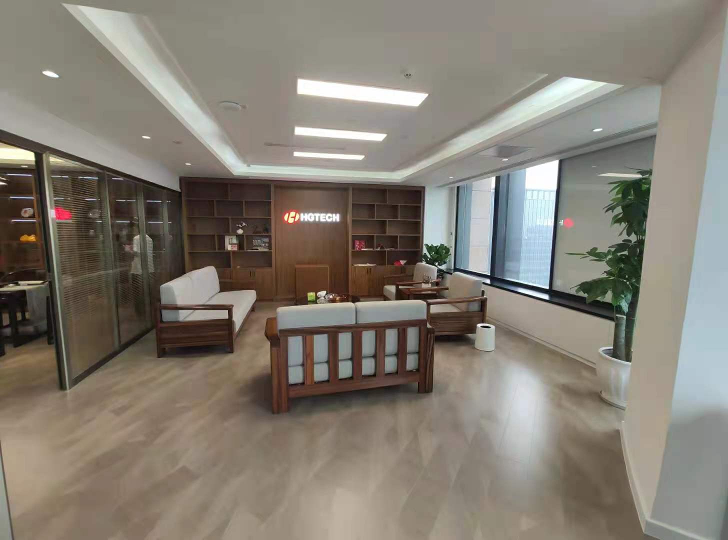 金融城華工圖像,科技行業展柜